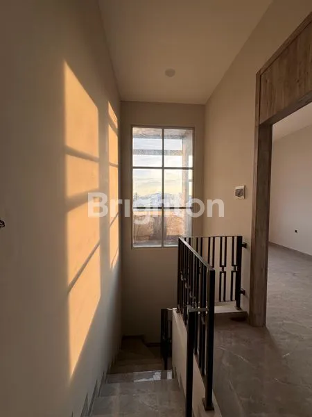 image NEW LUXURY HOUSE KEMBANGAN MERUYA (6)