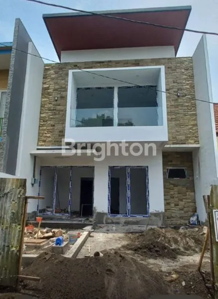 image RUMAH MODERN MINIMALIS 2 LANTAI DI BUKIT PALMA, CITRALAND.  (2)