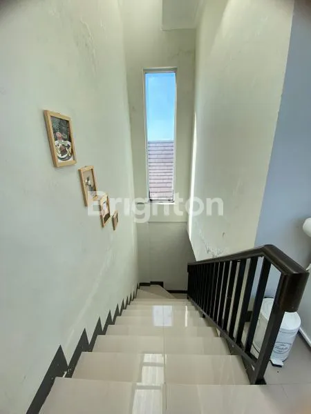 image RUMAH 3 LANTAI (5)