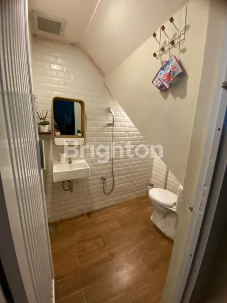 image RUMAH 3 LANTAI (3)