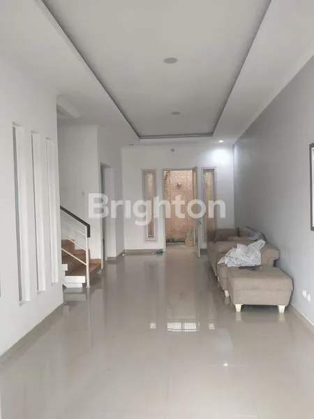 image RUMAH 2 LANTAI DI JAGAKARSA JAKARTA SELATAN (4)