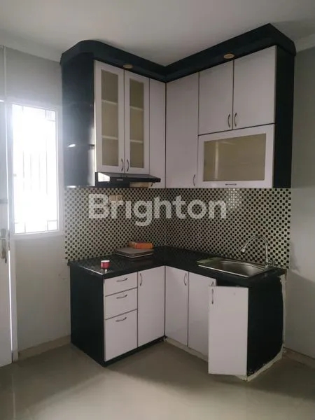 image RUMAH 2 LANTAI DI JAGAKARSA JAKARTA SELATAN (3)