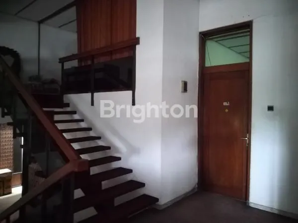 image RUMAH LUAS 1779M2  2 LANTAI MAINROAD SETIABUDI PUNYA 2 MUKA COKOK UNTUK CAFE HOTEL MAX 5 LANTAI (2)