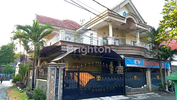 image RUMAH 2 LANTAI  DEKAT KANTOR PEMKAB. KEDIRI (3)