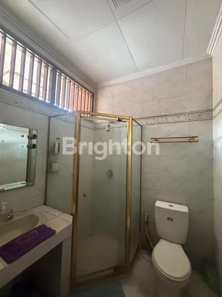 image HOT SALE! RUMAH MEWAH & TERAWAT DI KEMANG PRATAMA – LOKASI SUPER STRATEGIS! (7)