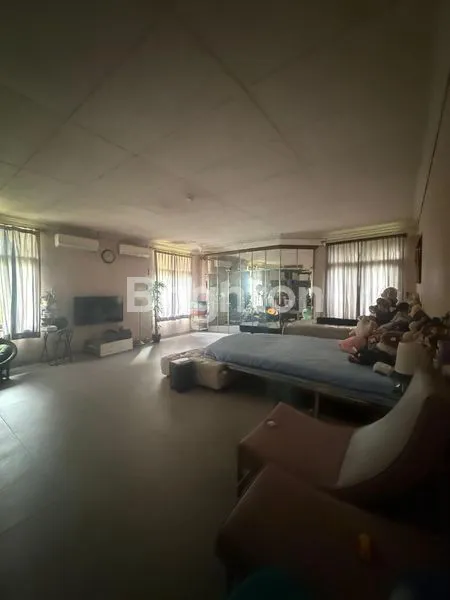 image HOT SALE! RUMAH MEWAH & TERAWAT DI KEMANG PRATAMA – LOKASI SUPER STRATEGIS! (8)