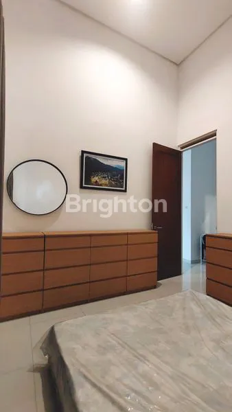image RUMAH MEWAH DISEWAKAN FULL FURNISHED DI IJEN NIRWANA MALANG (5)