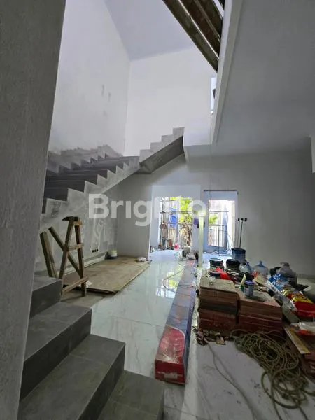 image RUMAH BARU 2 LANTAI DALAM KOMPLEK VILLA TAMAN MERUYA (6)