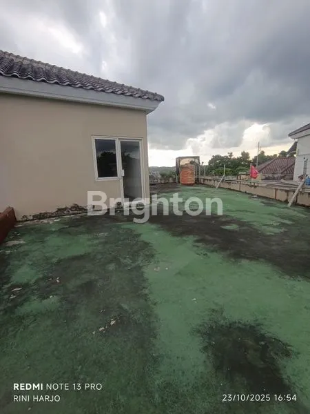 image RUKO MEDITERANIA 3 LANTAI UKURAN 6X15 (4)