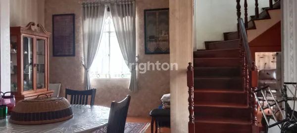 image RUMAH MEWAH DALAM KOMPLEK  (3)