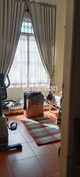 image RUMAH MEWAH DALAM KOMPLEK  (4)