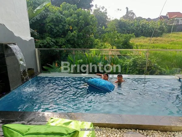 image DISEWAKAN VILLA DUA LANTAI DENGAN PEMANDANGAN SAWAH DI KEROBOKAN\N (1)