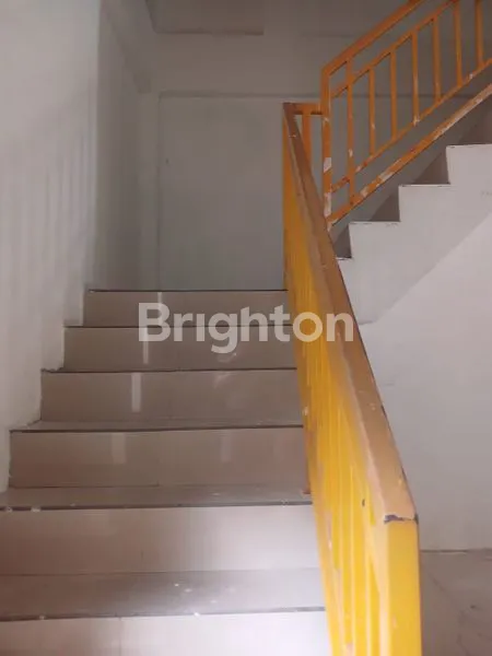 image RUKO MINIMALIS 3 LANTAI DI LOKASI STRATEGIS DI TENGAH KOTA (2)