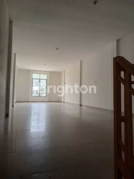 image RUKO MINIMALIS 3 LANTAI DI LOKASI STRATEGIS DI TENGAH KOTA (4)