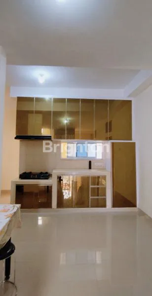 image RUMAH 2 LANTAI, FURNISHED, BERSIH, SIAP DITEMPATI DENGAN HARGA TERBAIK, DIAMOND PALACE RESIDENCE, BATAM CENTRE (1)