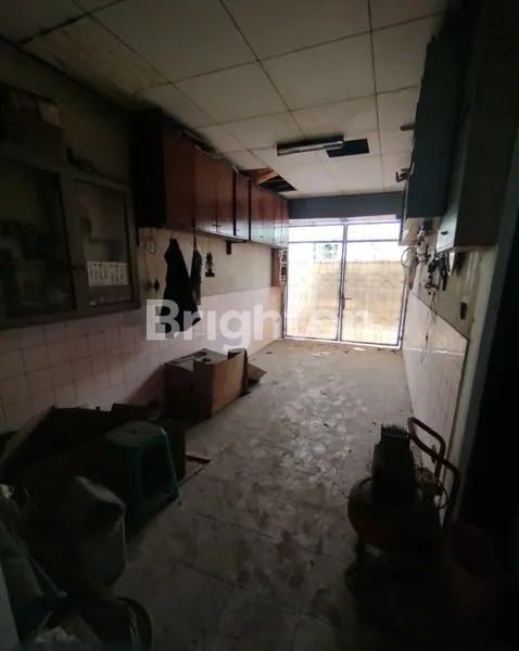 image RUMAH 2 LANTAI STRATEGIS DI KAV.POLRI, JELAMBAR (3)