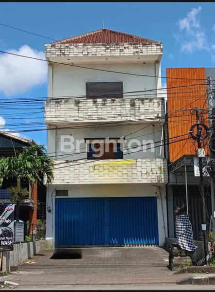 image RUKO 3 LANTAI DI KAWASAN RAMAI DAN STRATEGIS JALAN MAHENDRA DATA, DENPASAR. LOKASI BERADA DI JALAN BESAR DENGAN AKSES MUDAH, COCOK UNTUK BERBAGAI JENIS USAHA SEPERTI KANTOR, TOKO, KLINIK, MAUPUN TEMPAT USAHA KULINER.\\N (1)