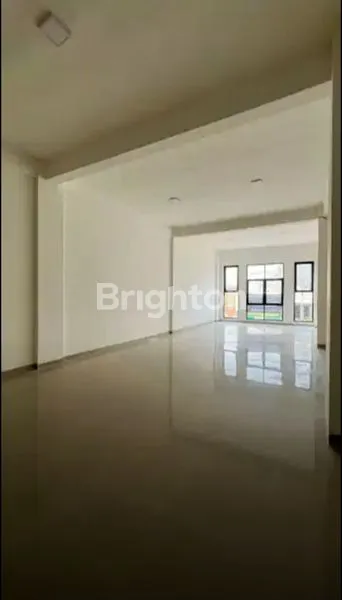 image 2 JEJER RUKO BARU 3 LANTAI SIAP PAKAI JALAN RAYA PUCANG ANOM (5)