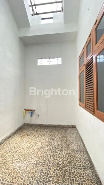 image RUMAH MEWAH DAN LUAS DI TUGU CIMANGGIS (8)