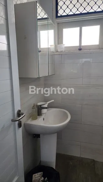 image DISEWAKAN RUMAH 2 LANTAI DAERAH PURI. (7)