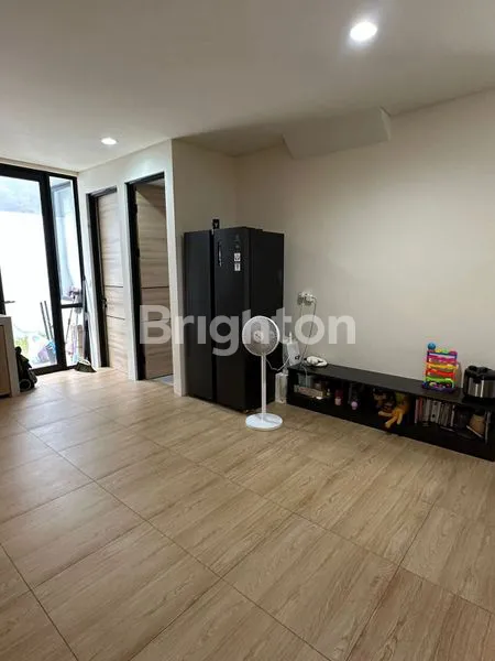 image RUMAH MEWAH 3KT DI CENDANA COVE LIPPO (3)