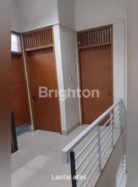 image RUMAH TINGGAL DUA LANTAI AKSES MUDAH KEMANA MANA LOKASINYA SANGAT SANGAT STRATEGIS AMAN DAN NYAMAN SUNTER JAKARTA UTARA (6)
