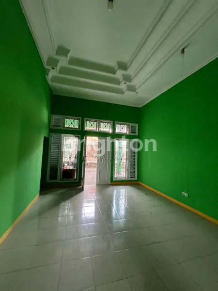 image RUMAH SANGAT LUAS, HOOK 2 MUKA LOKASI FAVORIT, PROSPEK BAGUS BANGET (4)