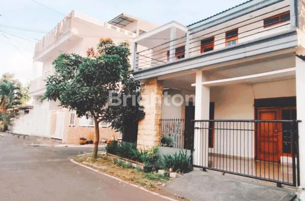 image RUMAH HOOK 2 LANTAI HARGA TERMURAH DI SAWOJAJAR 1 MALANG (1)