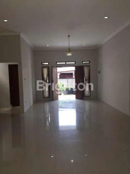 image RUMAH 2 LANTAI DI PEJATEN PASAR BARAT PASAR MINGGU JAKARTA SELATAN  (5)