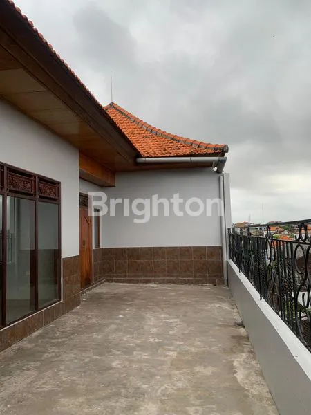 image RUMAH BALI 3 LANTAI SEWA DI DENPASAR BARAT (7)
