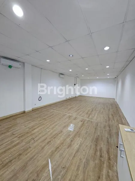 image RUKO EMPAT LANTAI AKSES MUDAH KEMANA MANA LOKASINYA SANGAT SANGAT STRATEGIS MERUYA JAKARTA BARAT  (3)