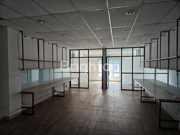 image RUKO EMPAT LANTAI AKSES MUDAH KEMANA MANA LOKASINYA SANGAT SANGAT STRATEGIS MERUYA JAKARTA BARAT  (4)