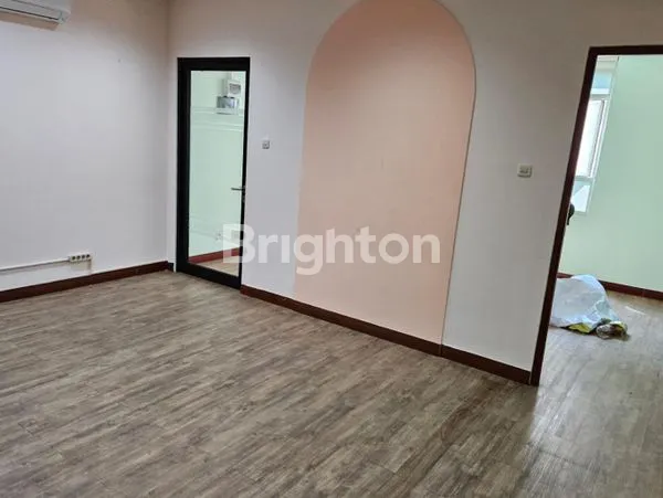 image RUKO EMPAT LANTAI AKSES MUDAH KEMANA MANA LOKASINYA SANGAT SANGAT STRATEGIS MERUYA JAKARTA BARAT  (5)