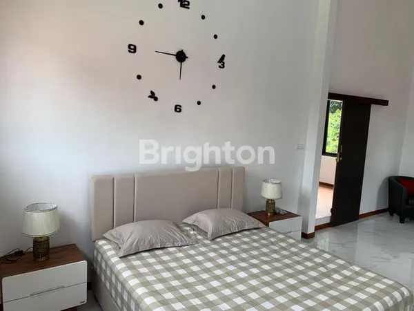 image VILLA BANGUNAN BARU VIEW CANTIK DESAIN MODERN + FURNISHED BARU GRAND TRAWAS (6)