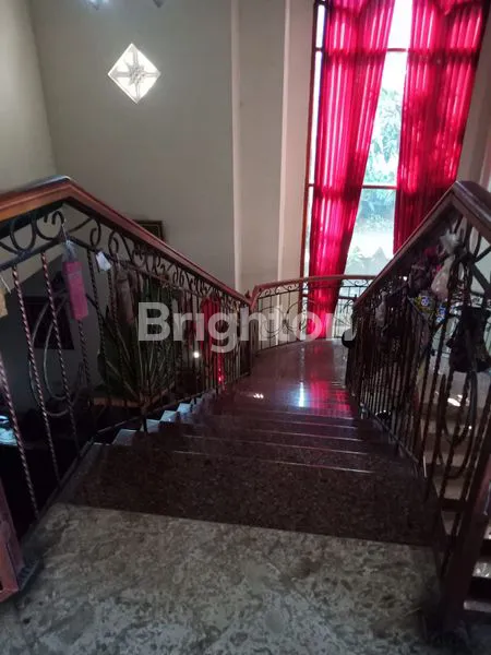 image RUMAH MEWAH 2 LT SEMI FURNISH PERUMAHAN TAMAN MODERN CAKUNG JAKARTA TIMUR STRATEGIS BEBAS BANJIR (7)