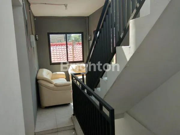 image RUMAH KONTRAKAN DAN KOS. LOKASINYA SANGAT STRATEGIS. AKSES MUDAH KEMANA MANA.DEKAT PERKANTORAN DAN UNIVERSITAS.MAMPANG JAKARTA SELATAN  (2)