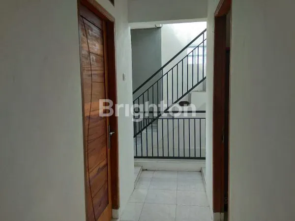 image RUMAH KONTRAKAN DAN KOS. LOKASINYA SANGAT STRATEGIS. AKSES MUDAH KEMANA MANA.DEKAT PERKANTORAN DAN UNIVERSITAS.MAMPANG JAKARTA SELATAN  (3)