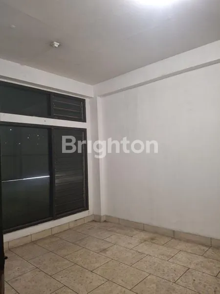 image RUKO LANTAI 3 DI JALAN HASANUDIN (8)