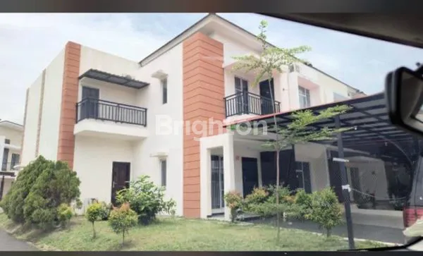 image DI JUAL RUMAH MEWAH POSISI HOOK TERBAIK (8)