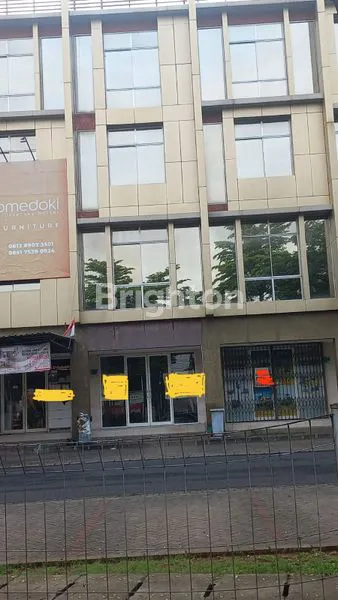 RUKAN 4 LANTAI DI GREEN LAKE CITY