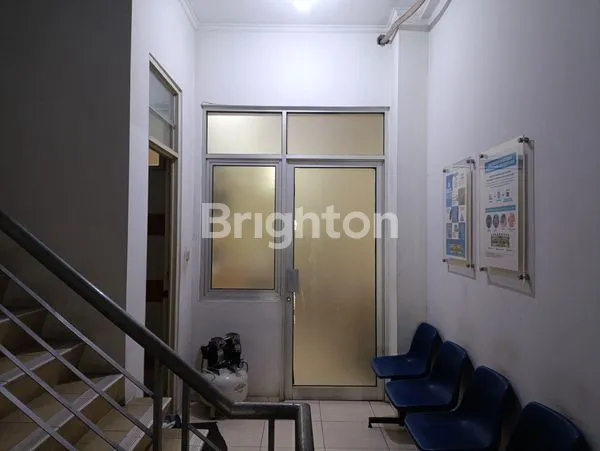 image RUKO STRATEGIS 3 LANTAI + ROOFTOP CANTIK DI GROGOL JAKARTA BARAT  (5)