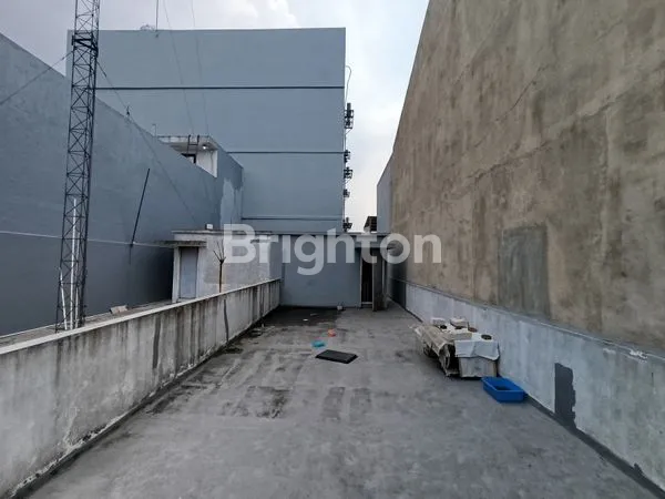 image RUKO STRATEGIS 3 LANTAI + ROOFTOP CANTIK DI GROGOL JAKARTA BARAT  (7)