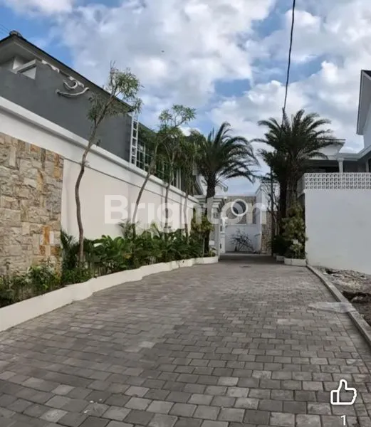 image LUXURY VILLA DESAIN TROPICAL MEDITERANIA LOKASI DEKAT CANGGU (8)