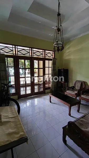 image RUMAH LUAS HADAP TIMUR DENGAN 3 KAMAR  TIDUR (3)