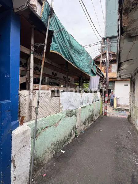 image HITUNG TANAH SAJA, BONUS BANGUNAN DI PUSAT KOTA JAKARTA PUSAT, DEKAT STASIUN TANAH ABANG (2)