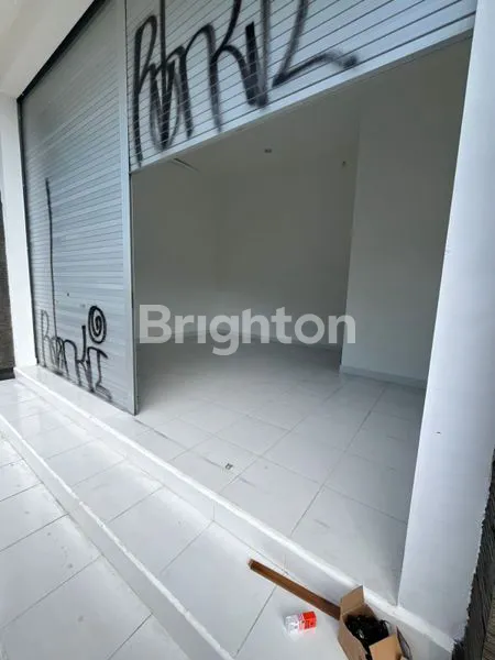 image TOKO PINGGIR JALAN SIAP PAKAI (4)