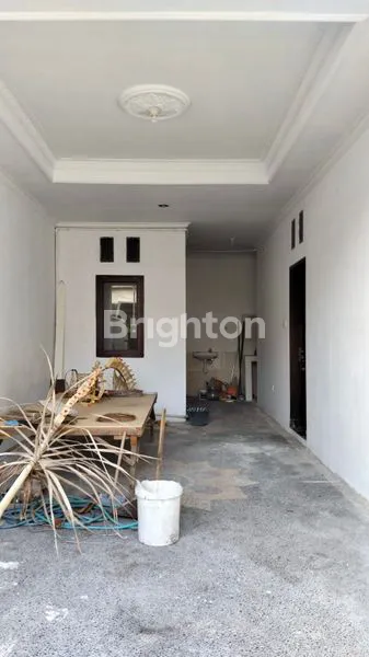 image RUMAH HOOK 2 LANTAI 5 KAMAR TIDUR SIAP HUNI DI RENON (6)