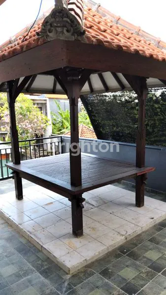 image RUMAH HOOK 2 LANTAI 5 KAMAR TIDUR SIAP HUNI DI RENON (8)