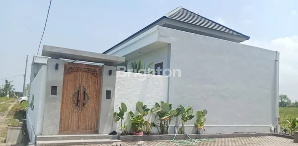 image DISEWAKAN VILLA 2 LANTAI DENGAN MINI POOL DESAIN MODERN & FULLY FURNISHED (2)