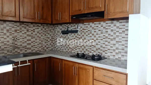 image DISEWAKAN VILLA 2 LANTAI DENGAN MINI POOL DESAIN MODERN & FULLY FURNISHED (4)